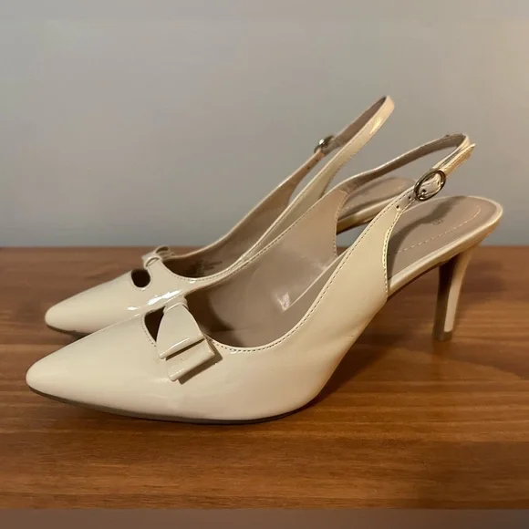 Bandolino ivory slingbacks - Picture 2 of 9